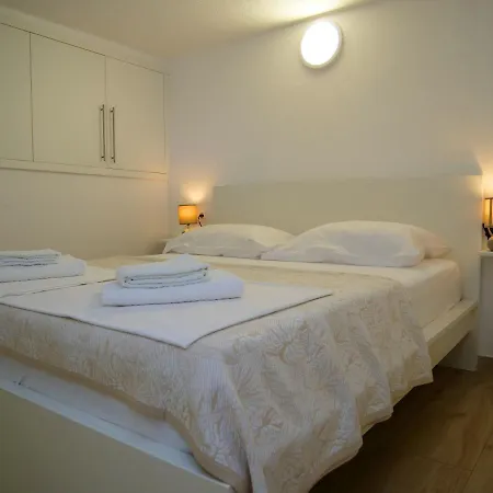 Apartmani Smilja Primosten Exterior photo