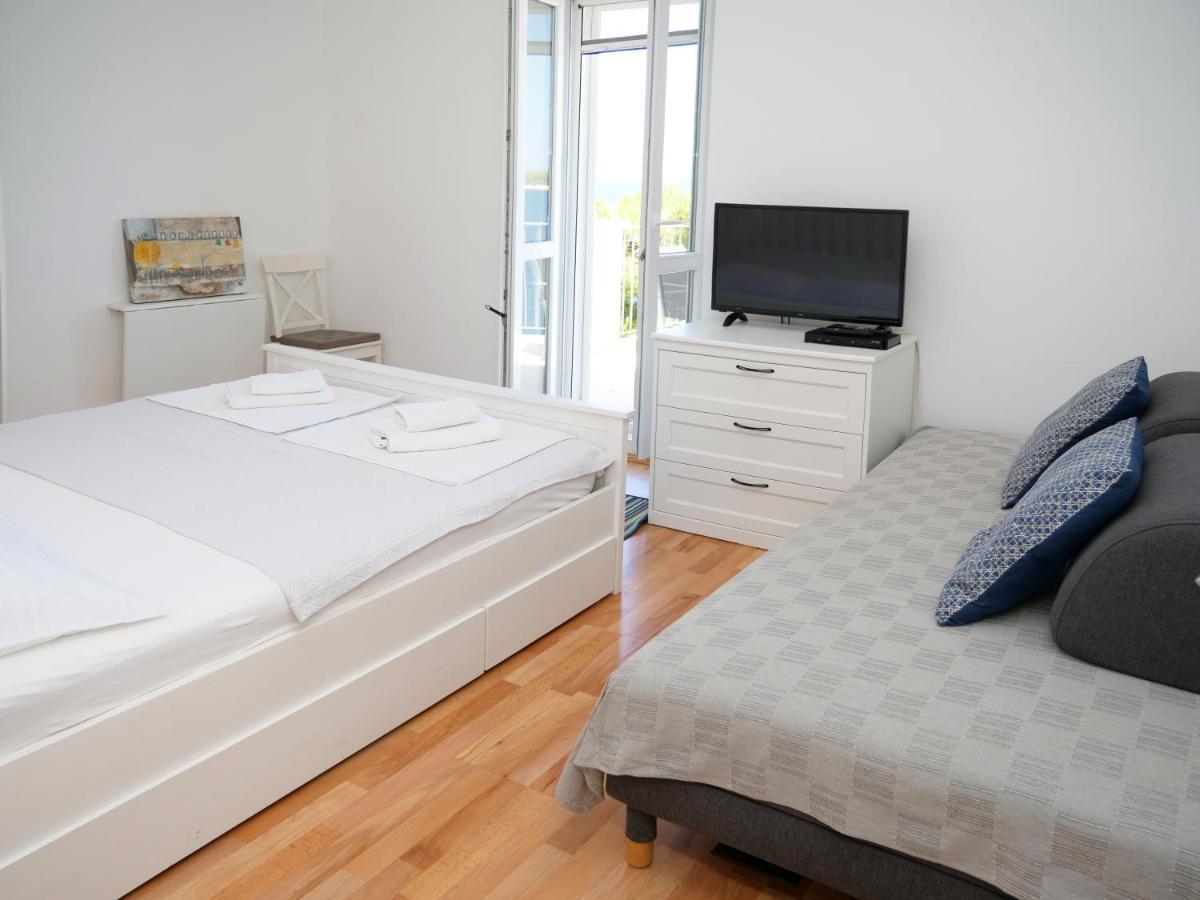 Apartment Smilja *